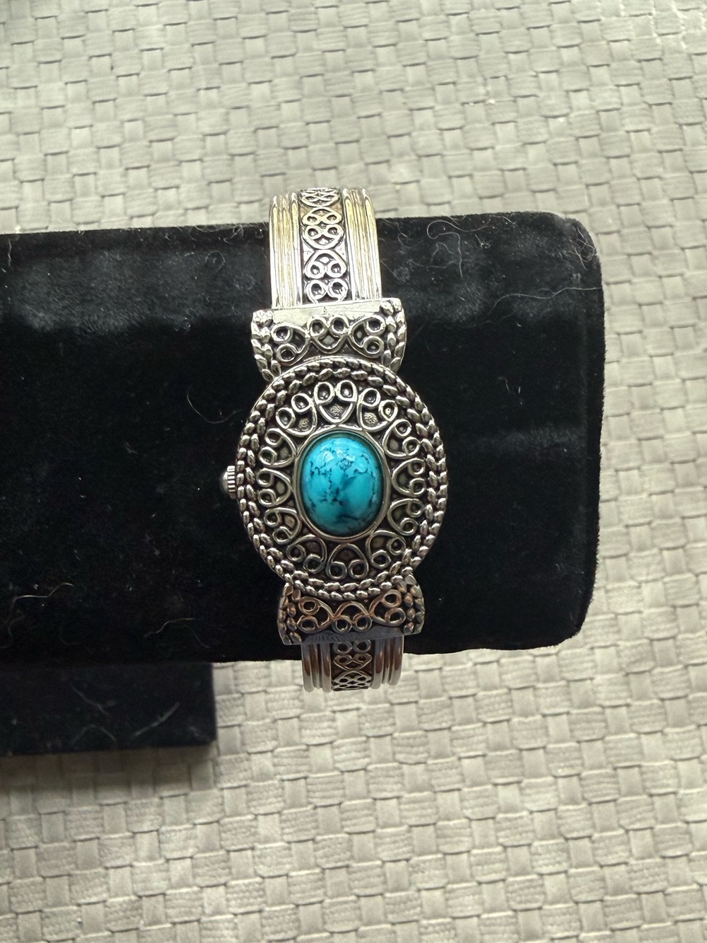 Peek a boo Turquoise Center Silver tone Filigree Bracelet Watch
